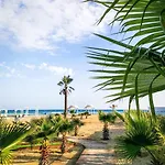 Apartment трехкомнатные в жилом комплексе Caesar F14 Flat4 *