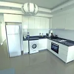 трехкомнатные в жилом комплексе Caesar F14 Flat4 Apartment *