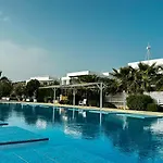 трехкомнатные в жилом комплексе Caesar F14 Flat4 Apartment *