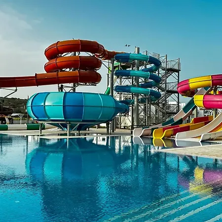 아파트 трехкомнатные в жилом комплексе Caesar F14 Flat4 *